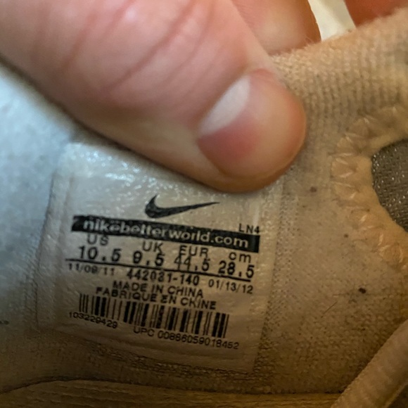 Nike shoes - Picture 4 of 4